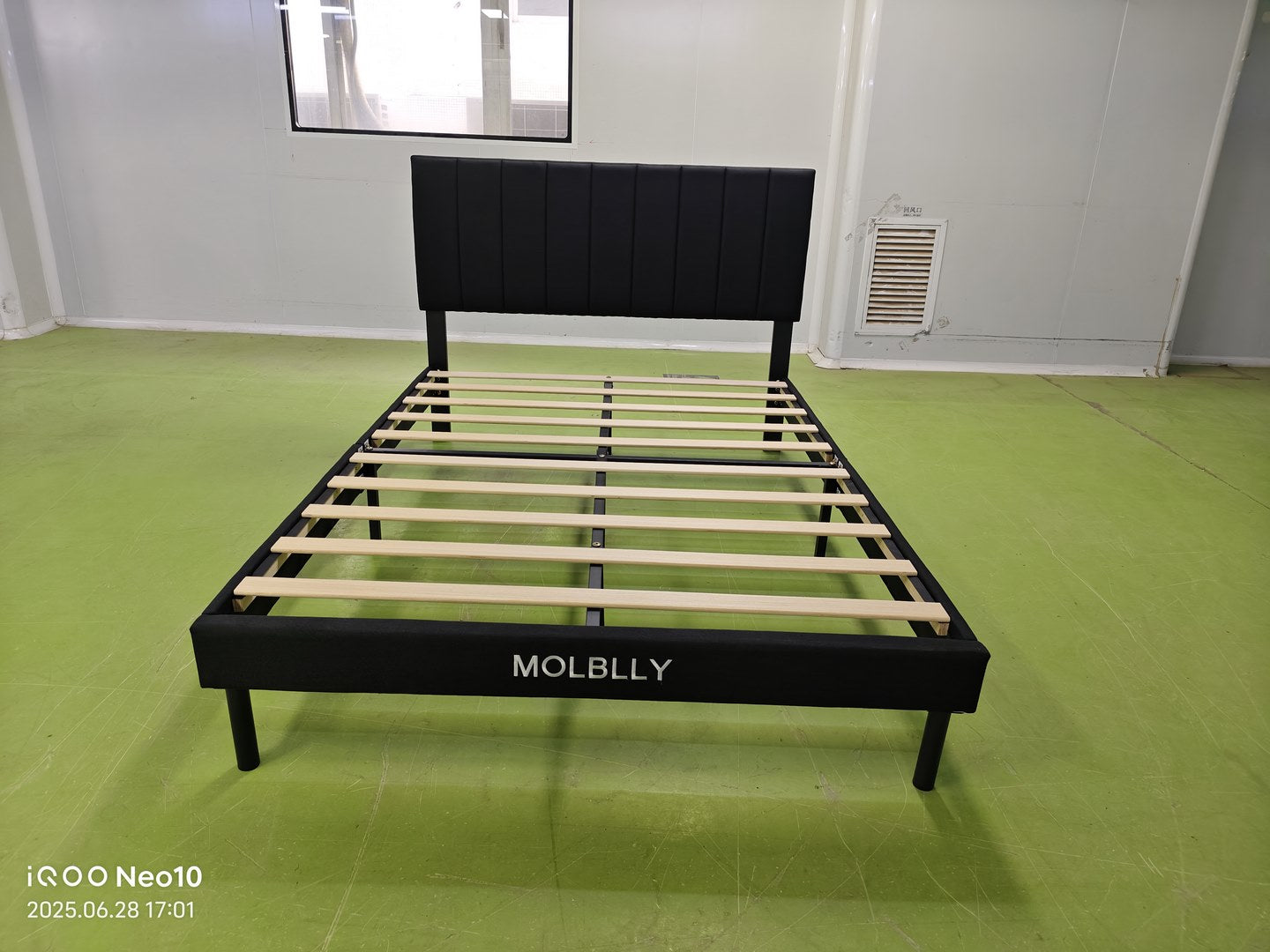 Molblly Bed Frame