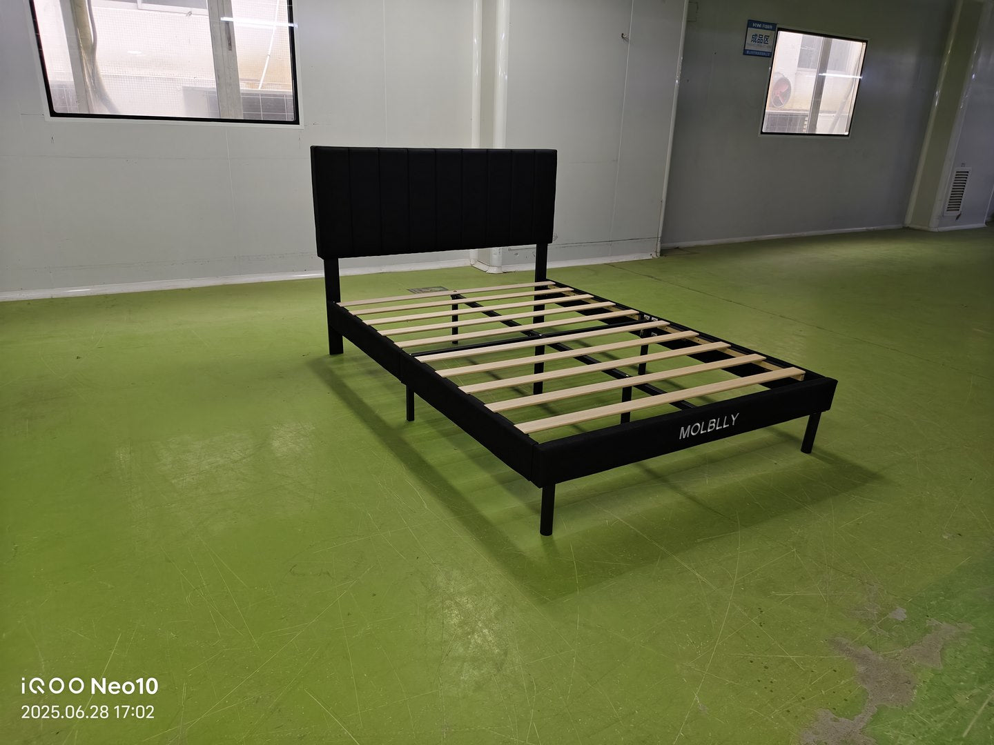 Molblly Bed Frame